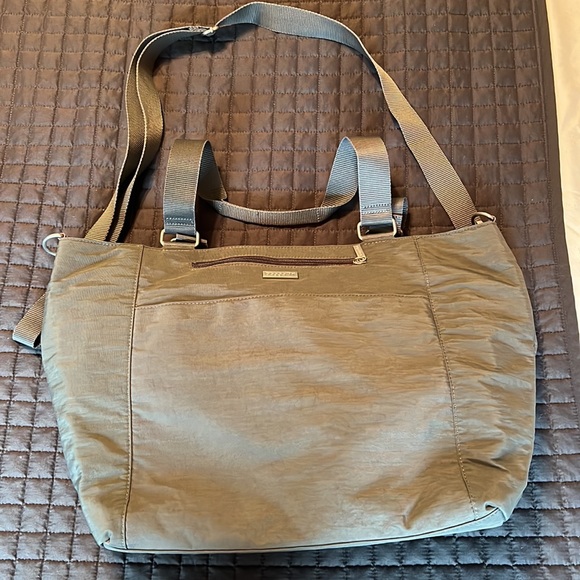 Baggallini! Crossbody or handled - great multi use bag - Picture 1 of 10